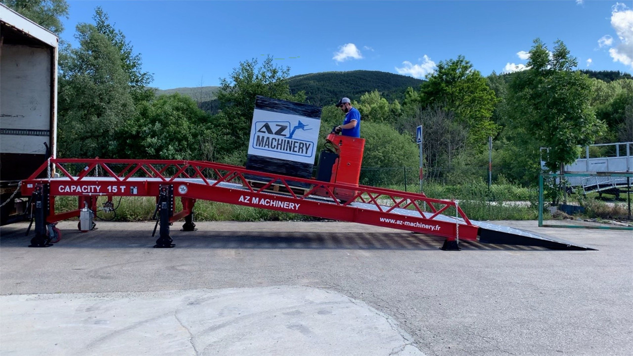 Loading Ramp with with electric tilting bridge - AZ RAMP - STAR- 10T-ZR-E. 10 ton capacity - Навантажувальна рампа: фото 4 Loading Ramp with with electric tilting bridge - AZ RAMP - STAR- 10T-ZR-E. 10 ton capacity - Навантажувальна рампа: фото 4