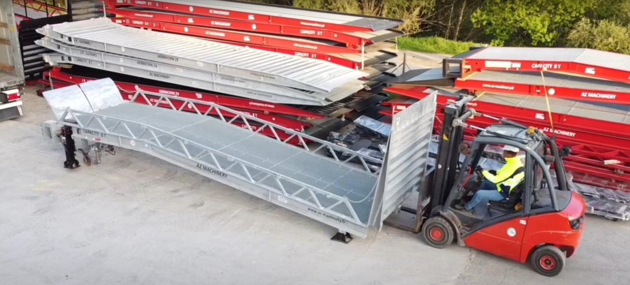 Loading Ramp with with hydraulic tilting bridge - AZ RAMP - STAR- 12T FULL GALVA - Навантажувальна рампа: фото 3 Loading Ramp with with hydraulic tilting bridge - AZ RAMP - STAR- 12T FULL GALVA - Навантажувальна рампа: фото 3
