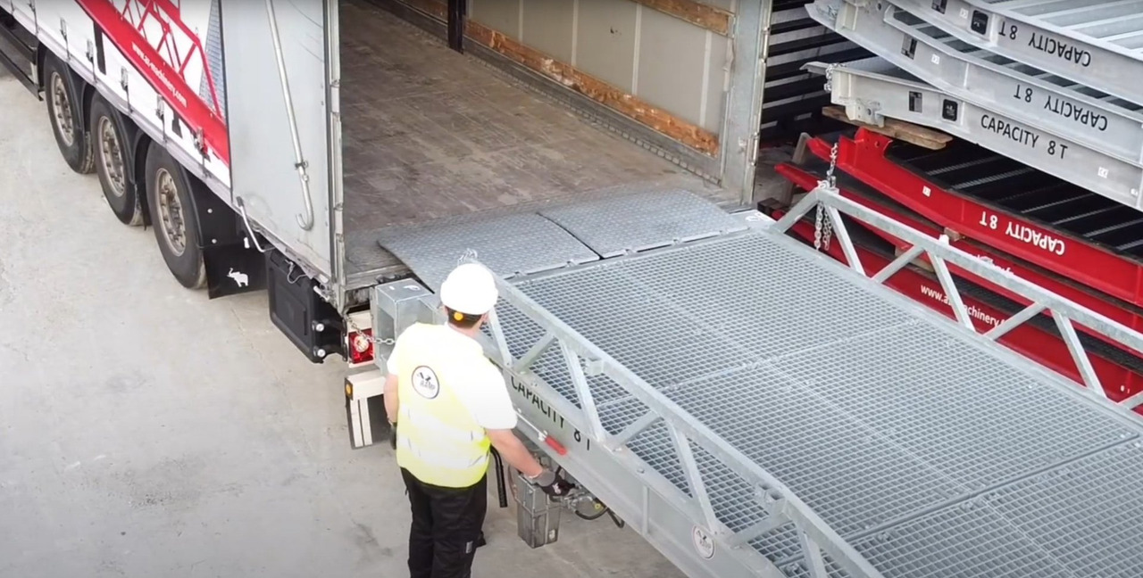 Loading Ramp with with hydraulic tilting bridge - AZ RAMP - STAR- 12T FULL GALVA - Навантажувальна рампа: фото 4 Loading Ramp with with hydraulic tilting bridge - AZ RAMP - STAR- 12T FULL GALVA - Навантажувальна рампа: фото 4