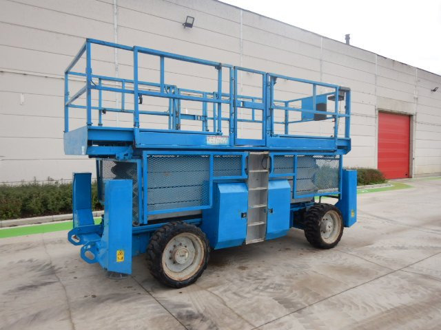 Used scissor Lift Diesel 4x4 GENIE GS-4390-RT - Ножичний підйомник: фото 3 Used scissor Lift Diesel 4x4 GENIE GS-4390-RT - Ножичний підйомник: фото 3