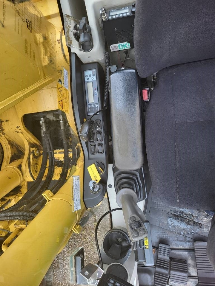 Гусеничний екскаватор New Holland Kobelco E 235 B SR-2: фото 18