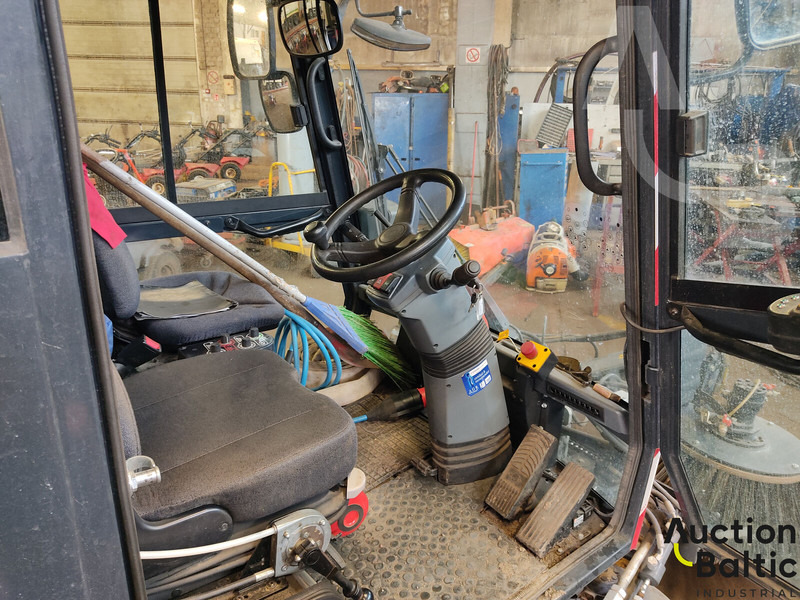 Aebi Schmitd eSwingo 200+ - Підмітально-прибиральна машина: фото 5 Aebi Schmitd eSwingo 200+ - Підмітально-прибиральна машина: фото 5