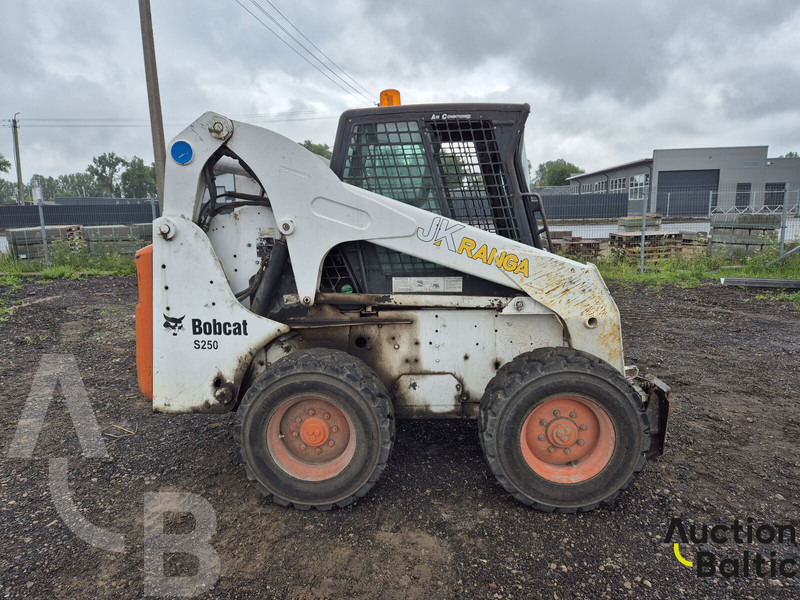 Bobcat S 250 - Міні-навантажувач: фото 3 Bobcat S 250 - Міні-навантажувач: фото 3