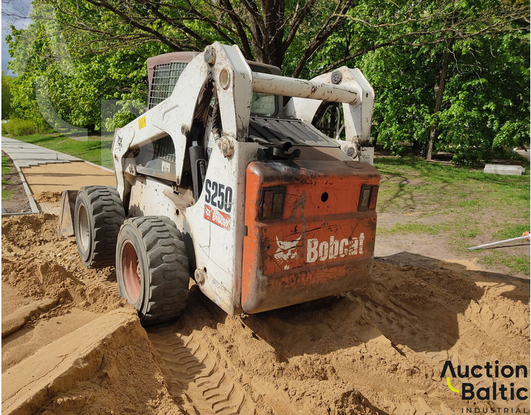 Bobcat S 250 - Міні-навантажувач: фото 3 Bobcat S 250 - Міні-навантажувач: фото 3