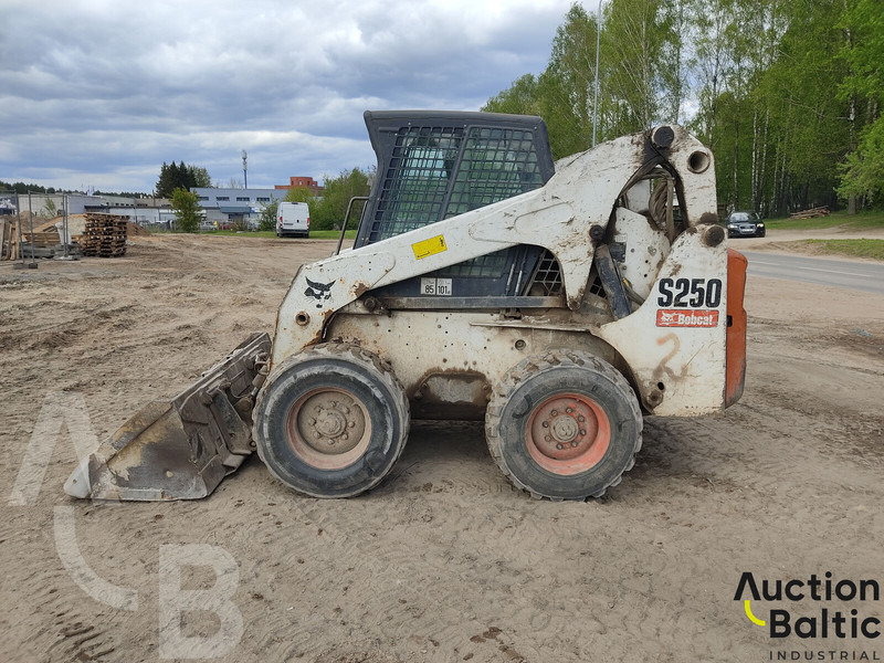 Bobcat S 250 - Міні-навантажувач: фото 3 Bobcat S 250 - Міні-навантажувач: фото 3