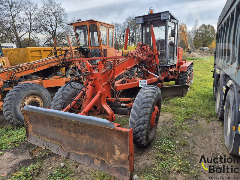 Briansko Arsenalas GS-14.02 - Грейдер: фото 2 Briansko Arsenalas GS-14.02 - Грейдер: фото 2