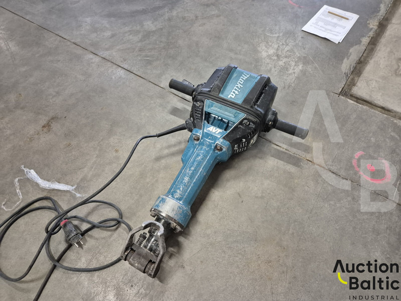 Makita HM1812 - Будівельна техніка: фото 3 Makita HM1812 - Будівельна техніка: фото 3