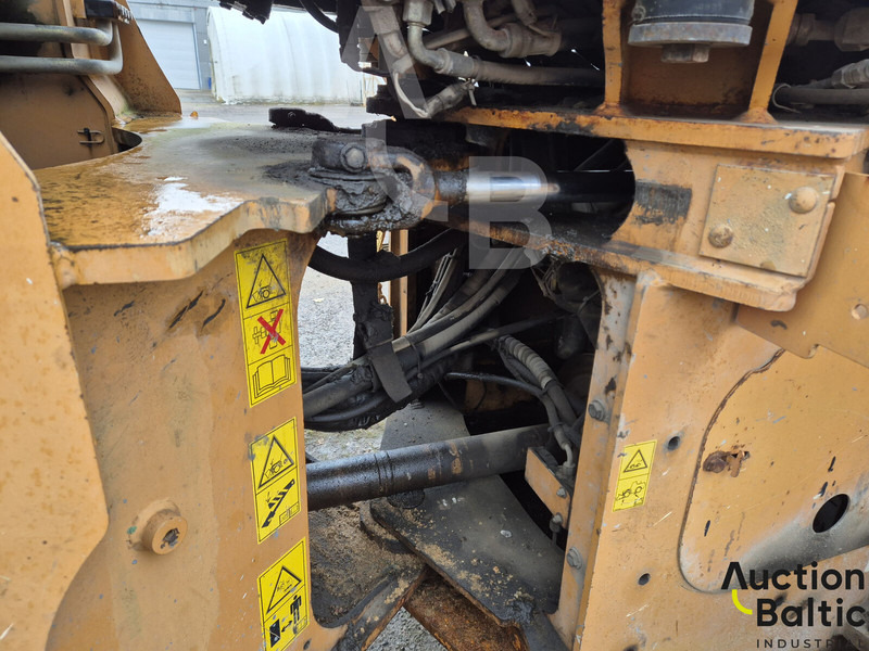 Колісний навантажувач Case 621 D: фото 15