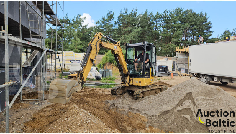 Caterpillar 303 CR - Міні-екскаватор: фото 1 Caterpillar 303 CR - Міні-екскаватор: фото 1