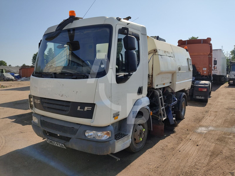 DAF LF45.160 - Підмітально-прибиральна машина: фото 2 DAF LF45.160 - Підмітально-прибиральна машина: фото 2