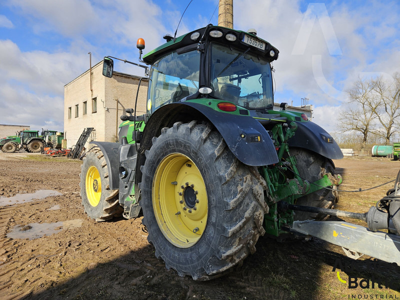 John Deere 6215 R - Трактор: фото 3 John Deere 6215 R - Трактор: фото 3