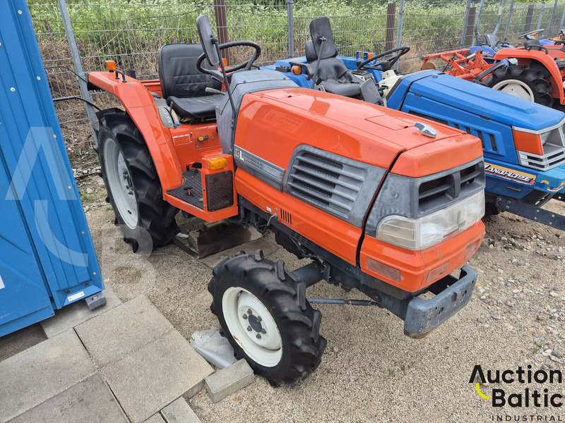 Kubota GL 240 - Трактор: фото 1 Kubota GL 240 - Трактор: фото 1