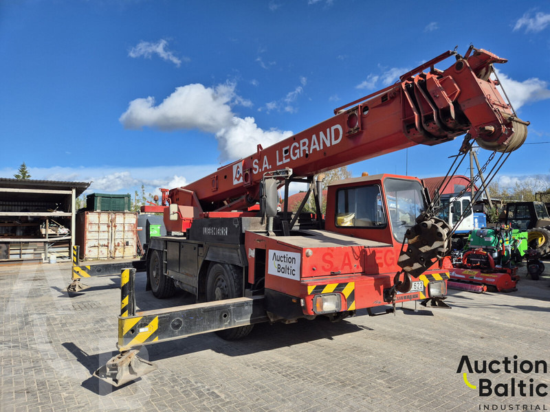 Liebherr UTM 526 - Кран-маніпулятор: фото 2 Liebherr UTM 526 - Кран-маніпулятор: фото 2
