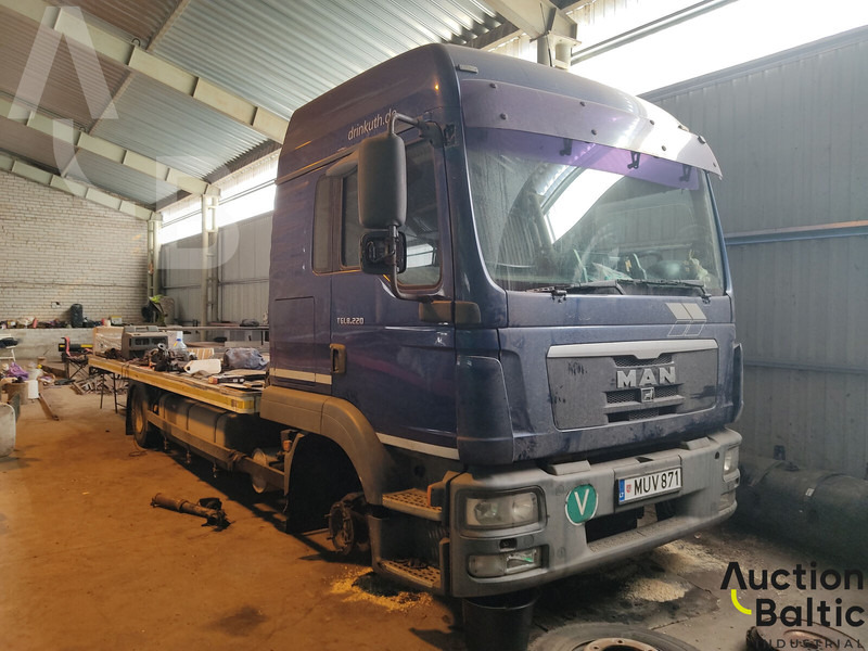 MAN TGL 8.220 4X2 BL - Бортова вантажівка/ Платформа: фото 1 MAN TGL 8.220 4X2 BL - Бортова вантажівка/ Платформа: фото 1
