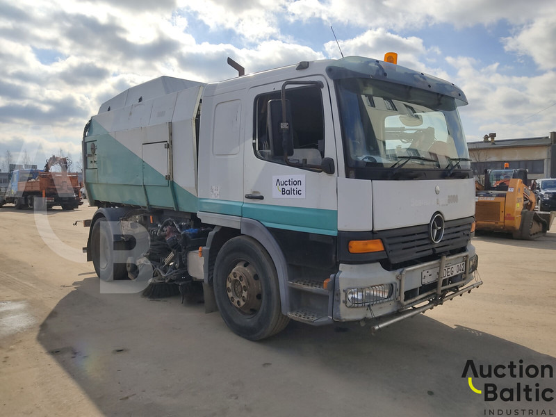 Mercedes-Benz 1517 - Підмітально-прибиральна машина: фото 2 Mercedes-Benz 1517 - Підмітально-прибиральна машина: фото 2