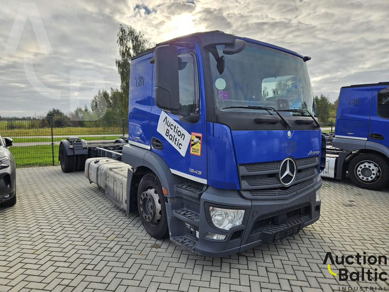 Mercedes-Benz Actros 1843 - Вантажівка шасі: фото 1 Mercedes-Benz Actros 1843 - Вантажівка шасі: фото 1