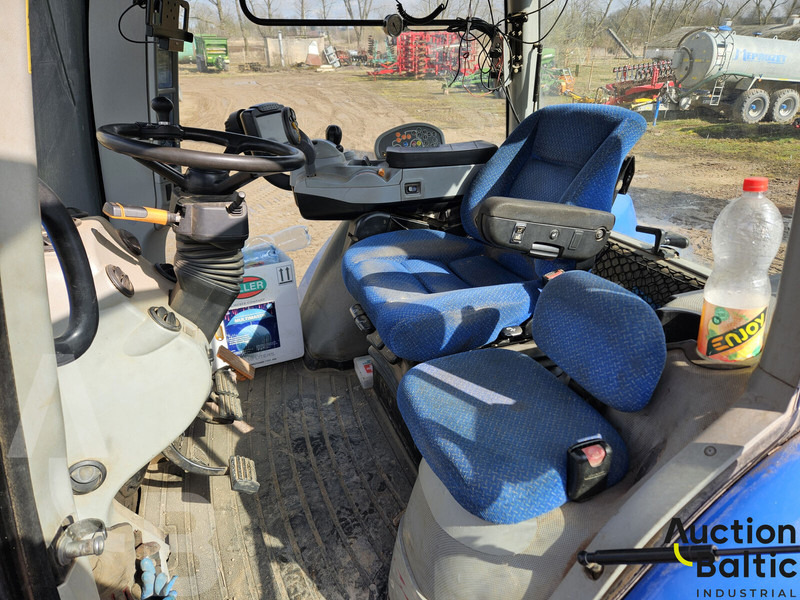 New Holland T 8.390 - Трактор: фото 5 New Holland T 8.390 - Трактор: фото 5