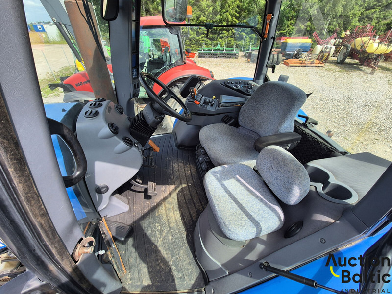 New Holland T 8040 - Трактор: фото 5 New Holland T 8040 - Трактор: фото 5