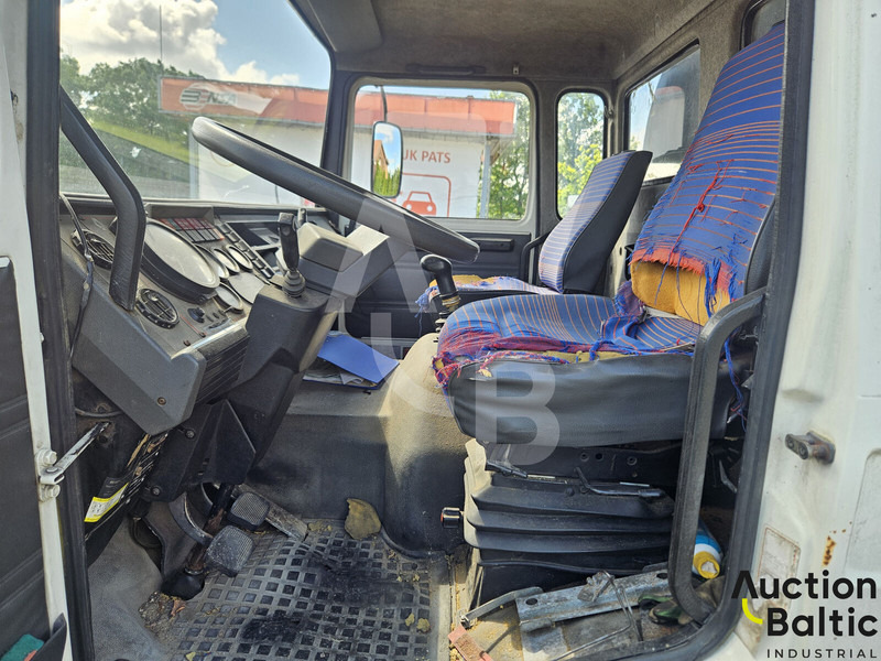 Renault Midliner S 150 - Вантажівка цистерна: фото 4 Renault Midliner S 150 - Вантажівка цистерна: фото 4