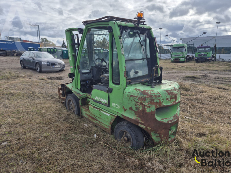 UniCarriers 30 - Дизельний навантажувач: фото 5 UniCarriers 30 - Дизельний навантажувач: фото 5