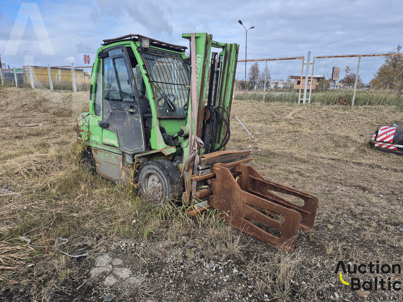 UniCarriers 30 - Дизельний навантажувач: фото 2 UniCarriers 30 - Дизельний навантажувач: фото 2