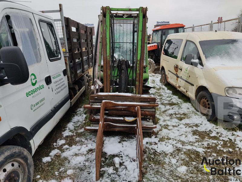 UniCarriers 30 - Дизельний навантажувач: фото 4 UniCarriers 30 - Дизельний навантажувач: фото 4