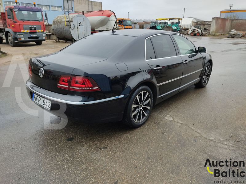 Volkswagen Phaeton - Легковий автомобіль: фото 4 Volkswagen Phaeton - Легковий автомобіль: фото 4