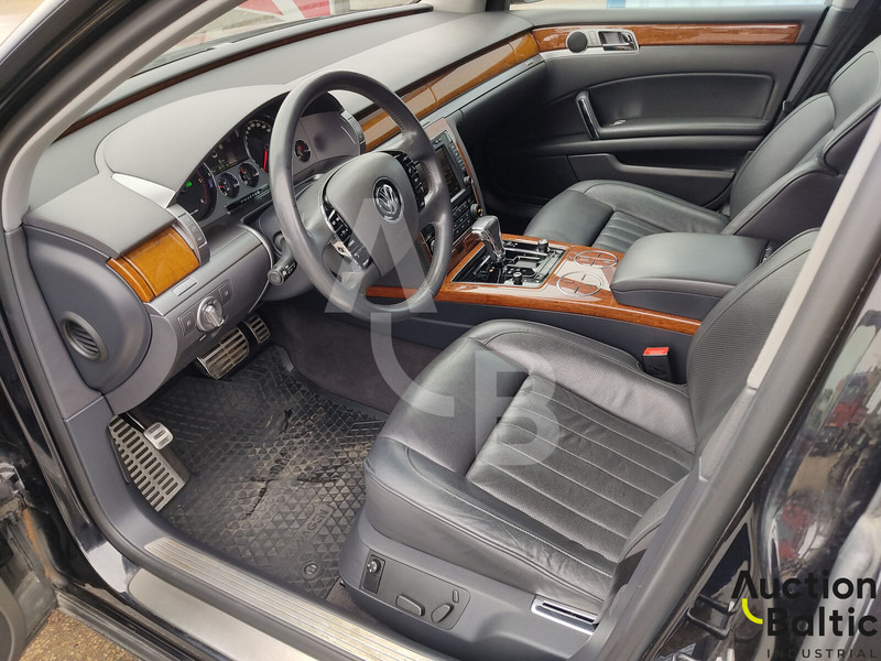 Volkswagen Phaeton - Легковий автомобіль: фото 5 Volkswagen Phaeton - Легковий автомобіль: фото 5