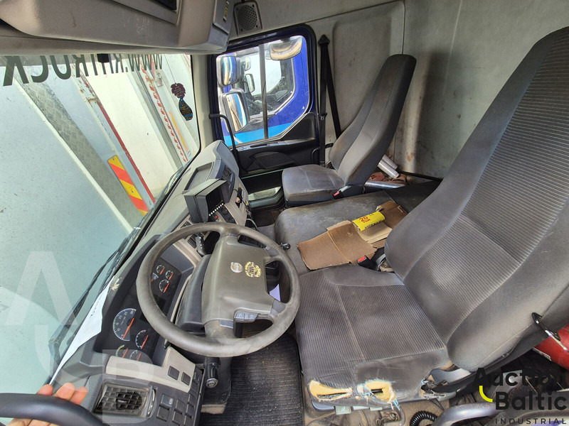 Volvo FL240 - Вантажівка з закритим кузовом: фото 5 Volvo FL240 - Вантажівка з закритим кузовом: фото 5