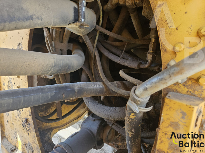Колісний навантажувач Volvo L 180 G: фото 14