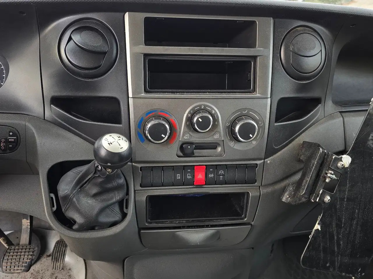 Фургон з закритим кузовом Iveco Daily/ Regalsystem/Luftfeder/KURZ/1. Hand: фото 10