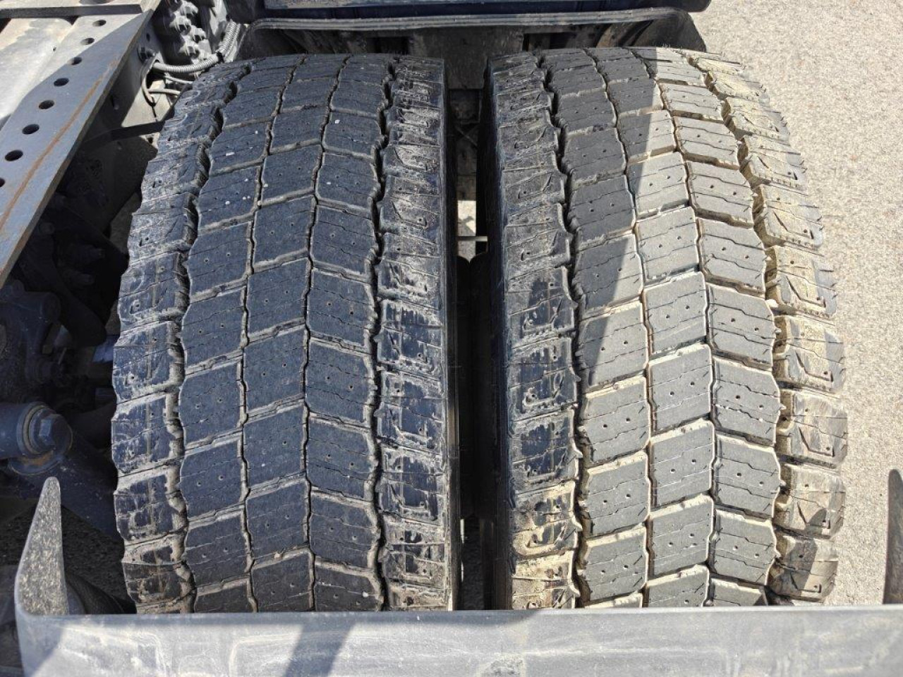 IVECO S-Way AS440S46T/P2LNG Euro6 Intarder Klima - Тягач: фото 4 IVECO S-Way AS440S46T/P2LNG Euro6 Intarder Klima - Тягач: фото 4