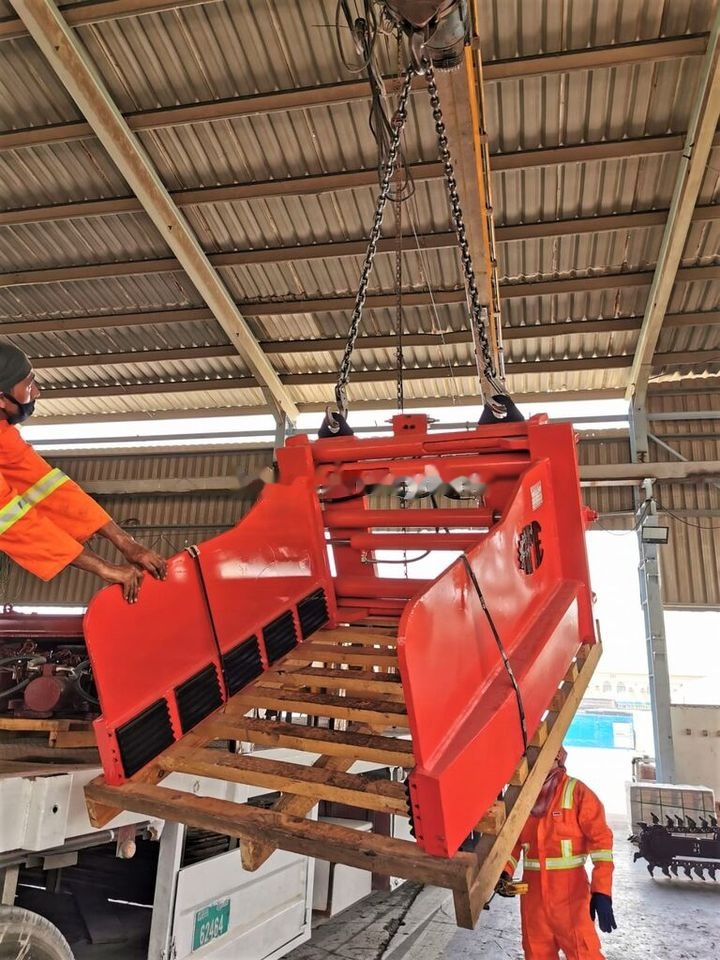 AME Bale Clamp - Захват в категорії Вилкові навантажувачі: фото 4 AME Bale Clamp - Захват в категорії Вилкові навантажувачі: фото 4