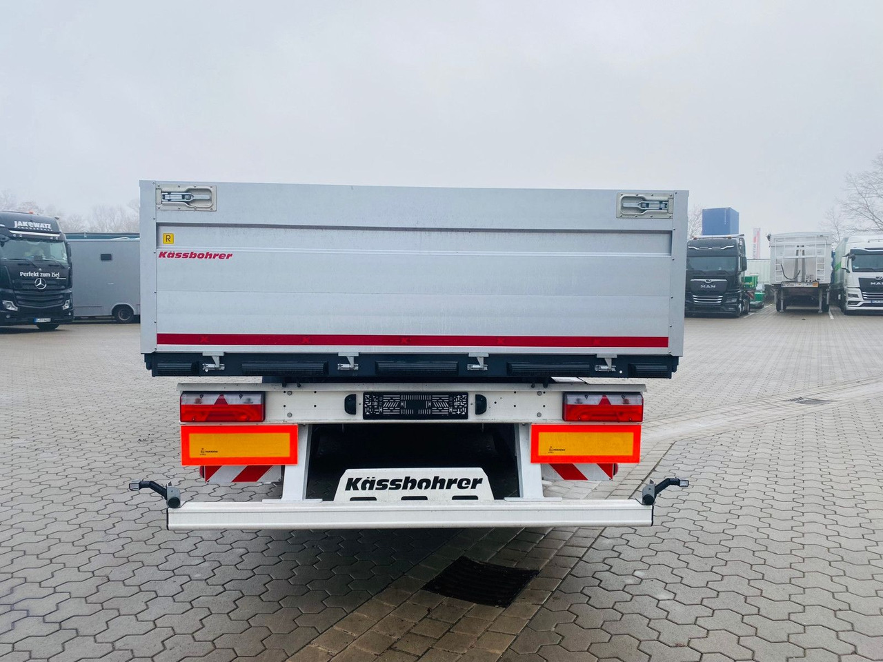 Kässbohrer Bordwandauflieger Twistlocks - Бортовий напівпричіп/ Платформа: фото 5 Kässbohrer Bordwandauflieger Twistlocks - Бортовий напівпричіп/ Платформа: фото 5