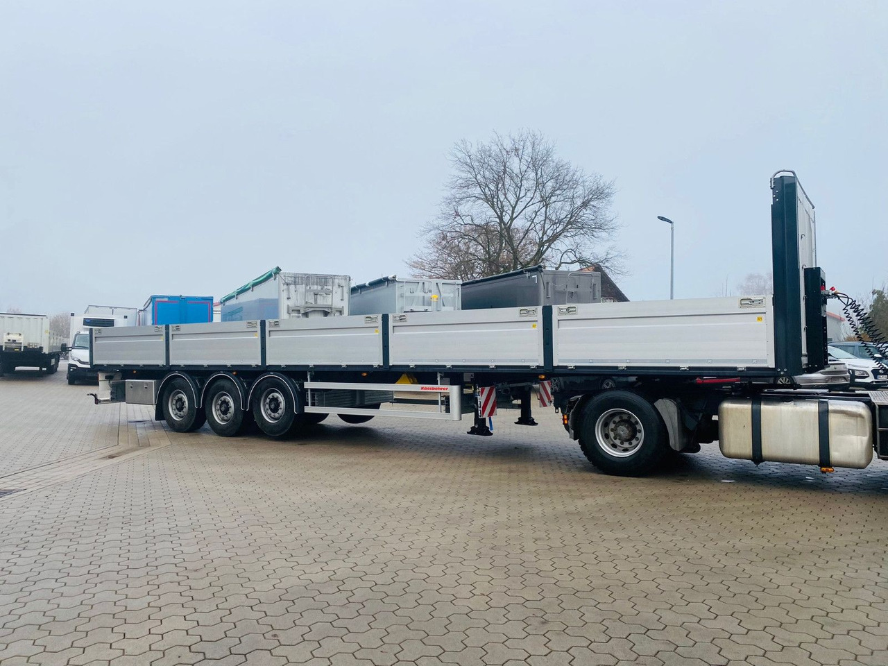 Kässbohrer Bordwandauflieger Twistlocks - Бортовий напівпричіп/ Платформа: фото 2 Kässbohrer Bordwandauflieger Twistlocks - Бортовий напівпричіп/ Платформа: фото 2