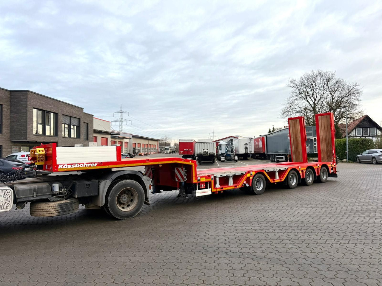 Kässbohrer K.SLA R 4 / 2N 18/40 Tieflader Radmulden tele - Низькорамна платформа напівпричіп: фото 3 Kässbohrer K.SLA R 4 / 2N 18/40 Tieflader Radmulden tele - Низькорамна платформа напівпричіп: фото 3