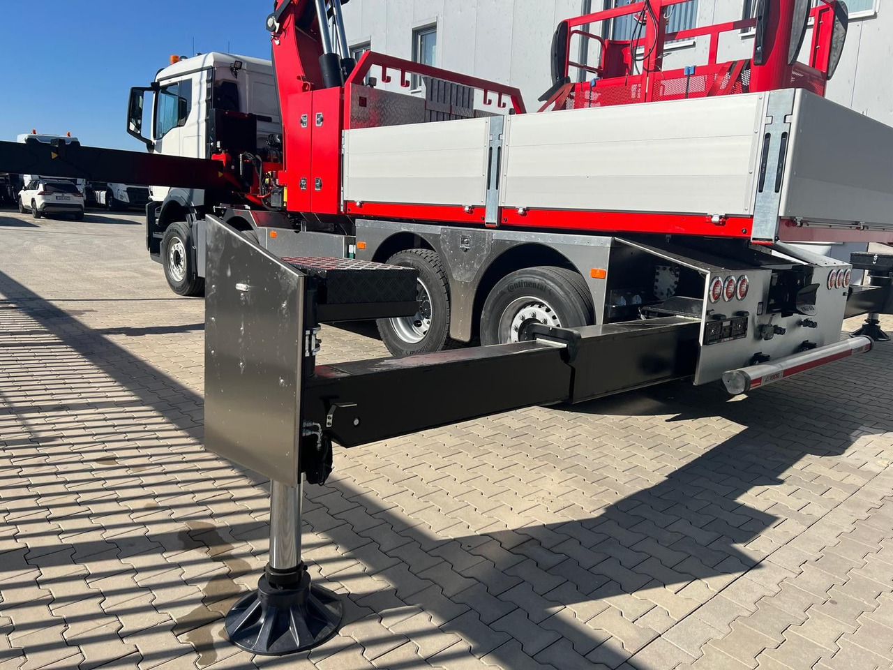 Бортова вантажівка/ Платформа, Вантажівка з маніпулятором MAN 8x4 mit F1150RA.2.28 L616 Winde, 2.per. Korb: фото 15