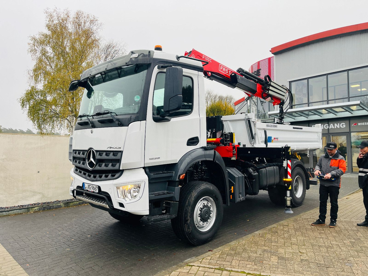 Mercedes-Benz Arocs 1835 4x4 Meiller Fassi F135 Kran Kipper - Самоскид вантажівка, Вантажівка з маніпулятором: фото 2 Mercedes-Benz Arocs 1835 4x4 Meiller Fassi F135 Kran Kipper - Самоскид вантажівка, Вантажівка з маніпулятором: фото 2