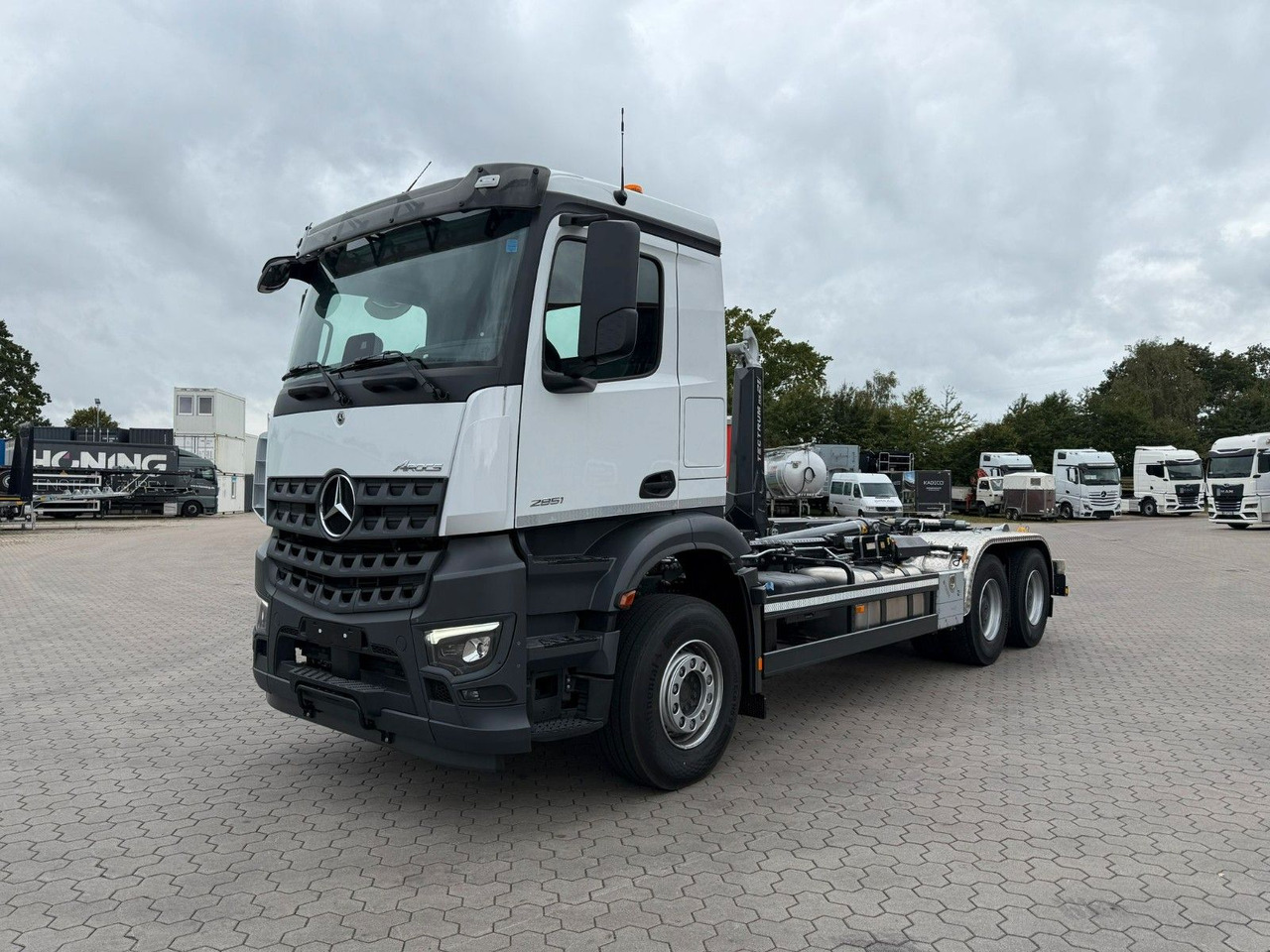 Mercedes-Benz Arocs 5 2651L 6 x4 Meiller RS 2170 - Гаковий мультиліфт вантажівка: фото 3 Mercedes-Benz Arocs 5 2651L 6 x4 Meiller RS 2170 - Гаковий мультиліфт вантажівка: фото 3
