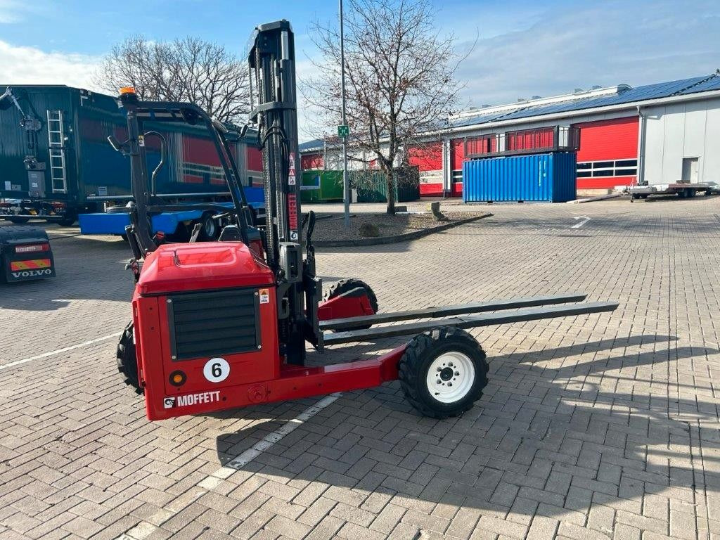 Moffett CARGOTEC - Tragkraft 2.500 kg - Дизельний навантажувач: фото 3 Moffett CARGOTEC - Tragkraft 2.500 kg - Дизельний навантажувач: фото 3