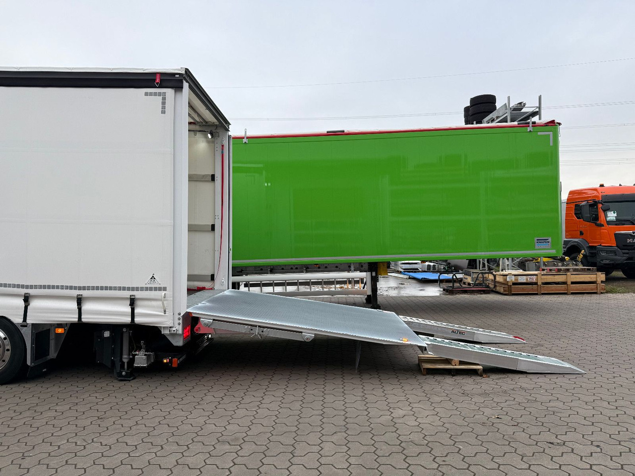 Volvo FH 500 Gabelstaplertransporter LBW 9t Dhollandia - Тентована вантажівка: фото 4 Volvo FH 500 Gabelstaplertransporter LBW 9t Dhollandia - Тентована вантажівка: фото 4
