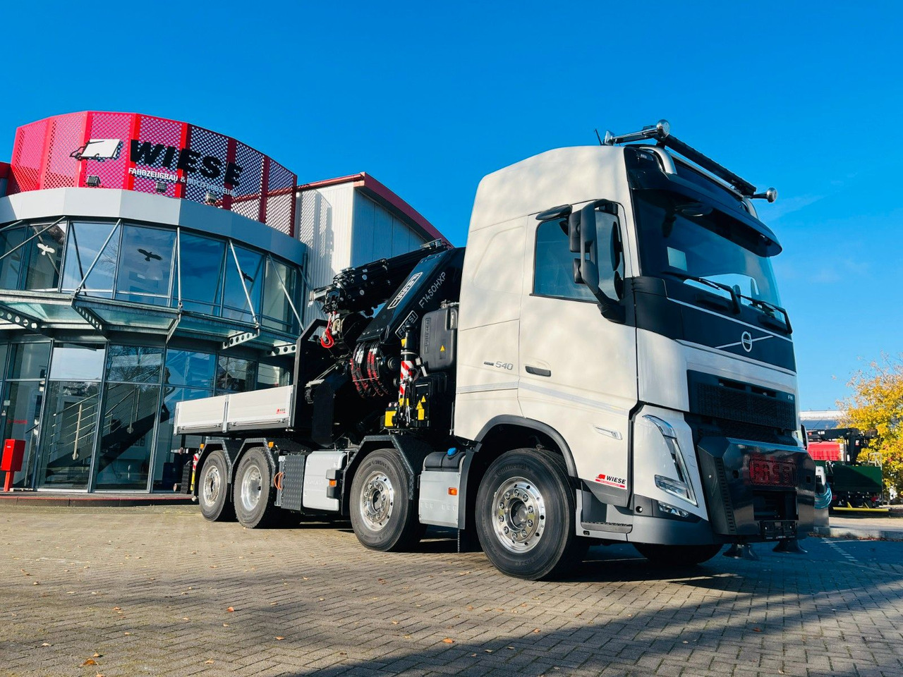 Volvo FH 540 SZM mit F1450 HXP Fly Jib + Winde - Бортова вантажівка/ Платформа, Вантажівка з маніпулятором: фото 1 Volvo FH 540 SZM mit F1450 HXP Fly Jib + Winde - Бортова вантажівка/ Платформа, Вантажівка з маніпулятором: фото 1