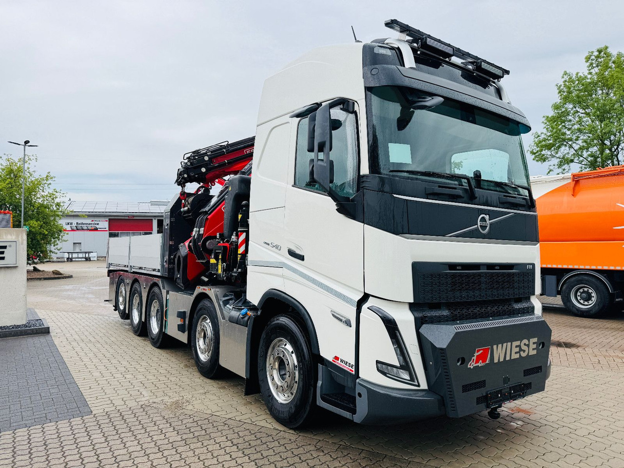 Volvo FH540 10x4 mit F1150 Ladekran, Sattelzugmaschine - Бортова вантажівка/ Платформа, Вантажівка з маніпулятором: фото 5 Volvo FH540 10x4 mit F1150 Ladekran, Sattelzugmaschine - Бортова вантажівка/ Платформа, Вантажівка з маніпулятором: фото 5