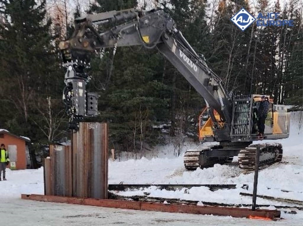 AJCE EUROPE AVH40ST Vibro Hammer Sheet Pile Driver - Палебійна установка: фото 2 AJCE EUROPE AVH40ST Vibro Hammer Sheet Pile Driver - Палебійна установка: фото 2