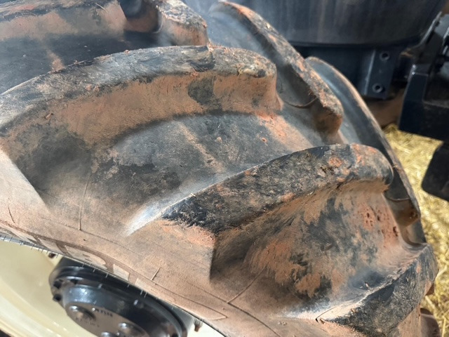 NEW HOLLAND T6.180 - Трактор: фото 3 NEW HOLLAND T6.180 - Трактор: фото 3