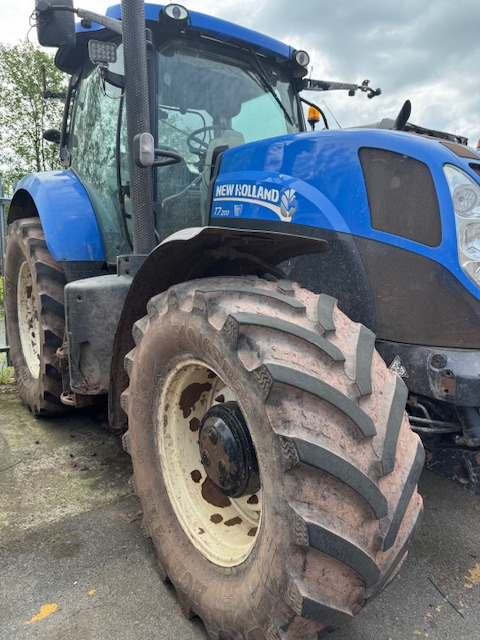 New Holland T7.200 - Трактор: фото 1 New Holland T7.200 - Трактор: фото 1