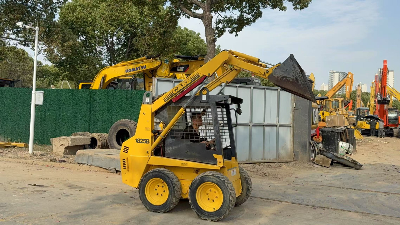 CASE 1825 - Міні-навантажувач: фото 2 CASE 1825 - Міні-навантажувач: фото 2