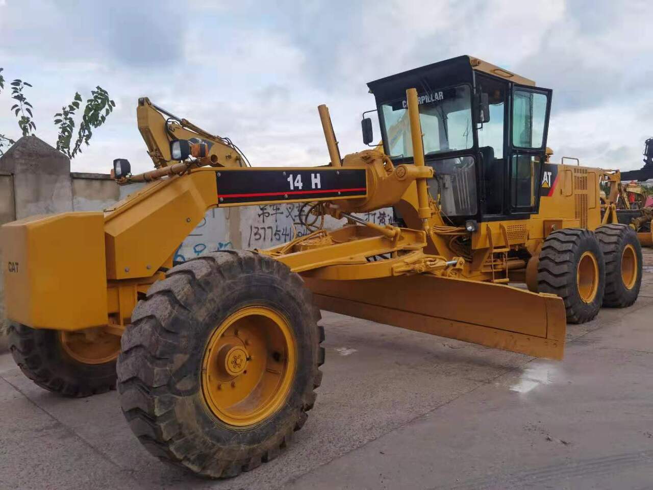 CATERPILLAR 14H - Грейдер: фото 1 CATERPILLAR 14H - Грейдер: фото 1