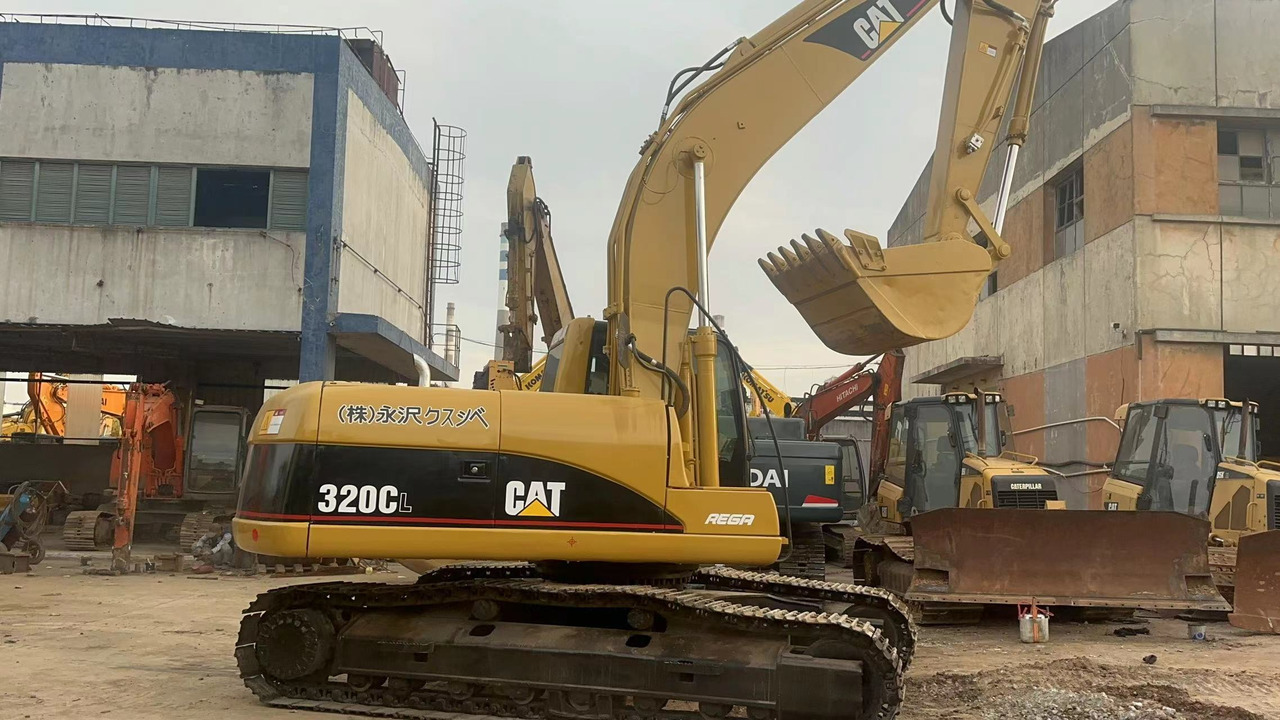CATERPILLAR 320C - Гусеничний екскаватор: фото 1 CATERPILLAR 320C - Гусеничний екскаватор: фото 1