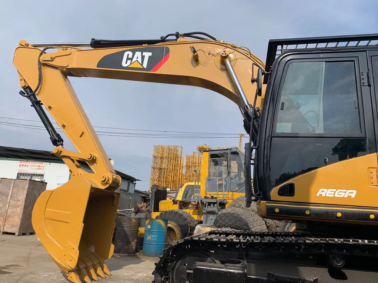 CATERPILLAR 320D - Гусеничний екскаватор: фото 3 CATERPILLAR 320D - Гусеничний екскаватор: фото 3